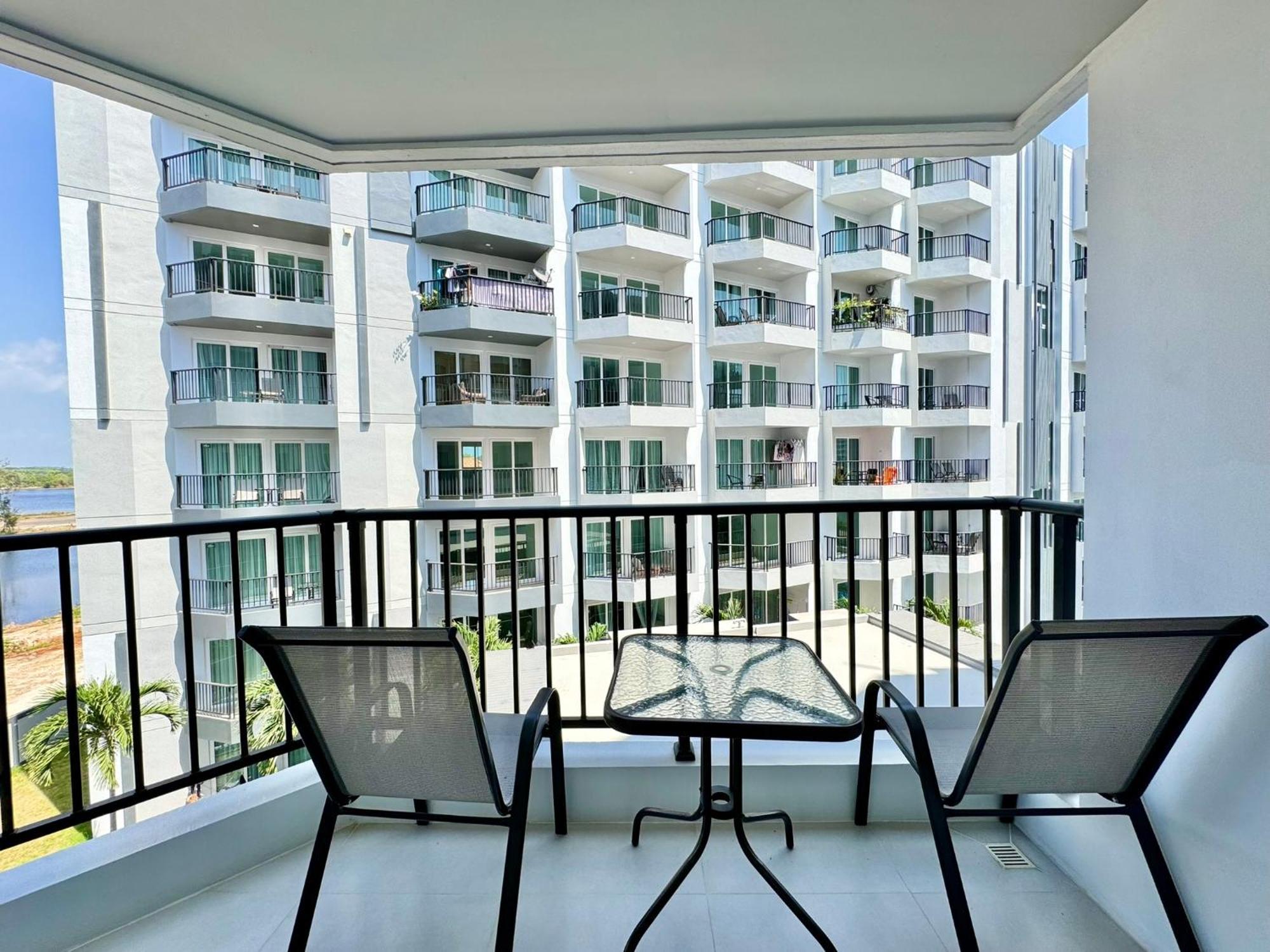Mantra Beach Condominium Suite - Mae Phim Ban Tha Fat Екстериор снимка
